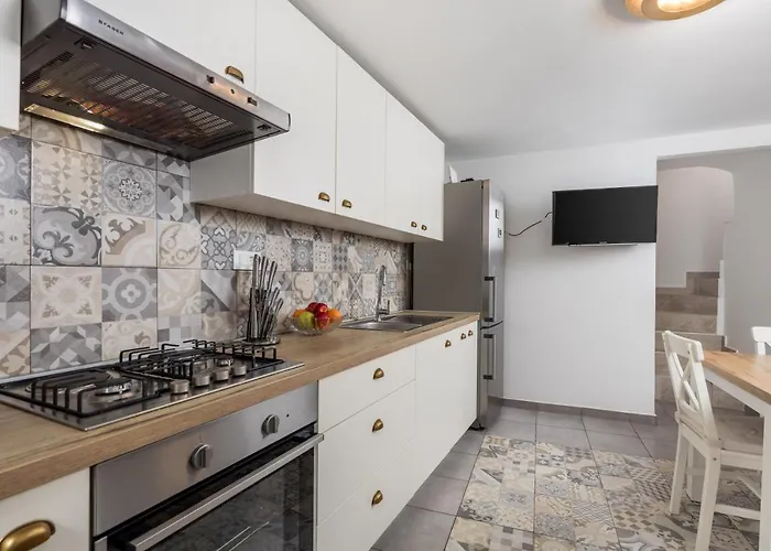 Mediterranean House Markoc New Renovated! ベリ