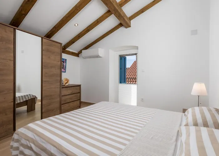 別荘 Mediterranean House Markoc New Renovated! ベリ