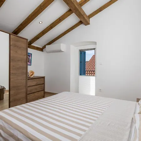 בית נופש House Markoc Cres Island Croatia בלי
