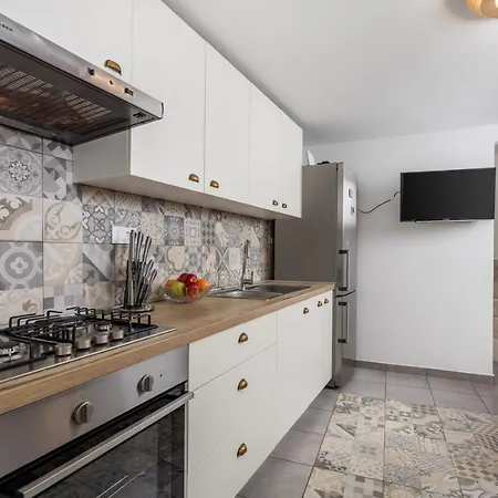 House Markoc Cres Island Croatia Beli